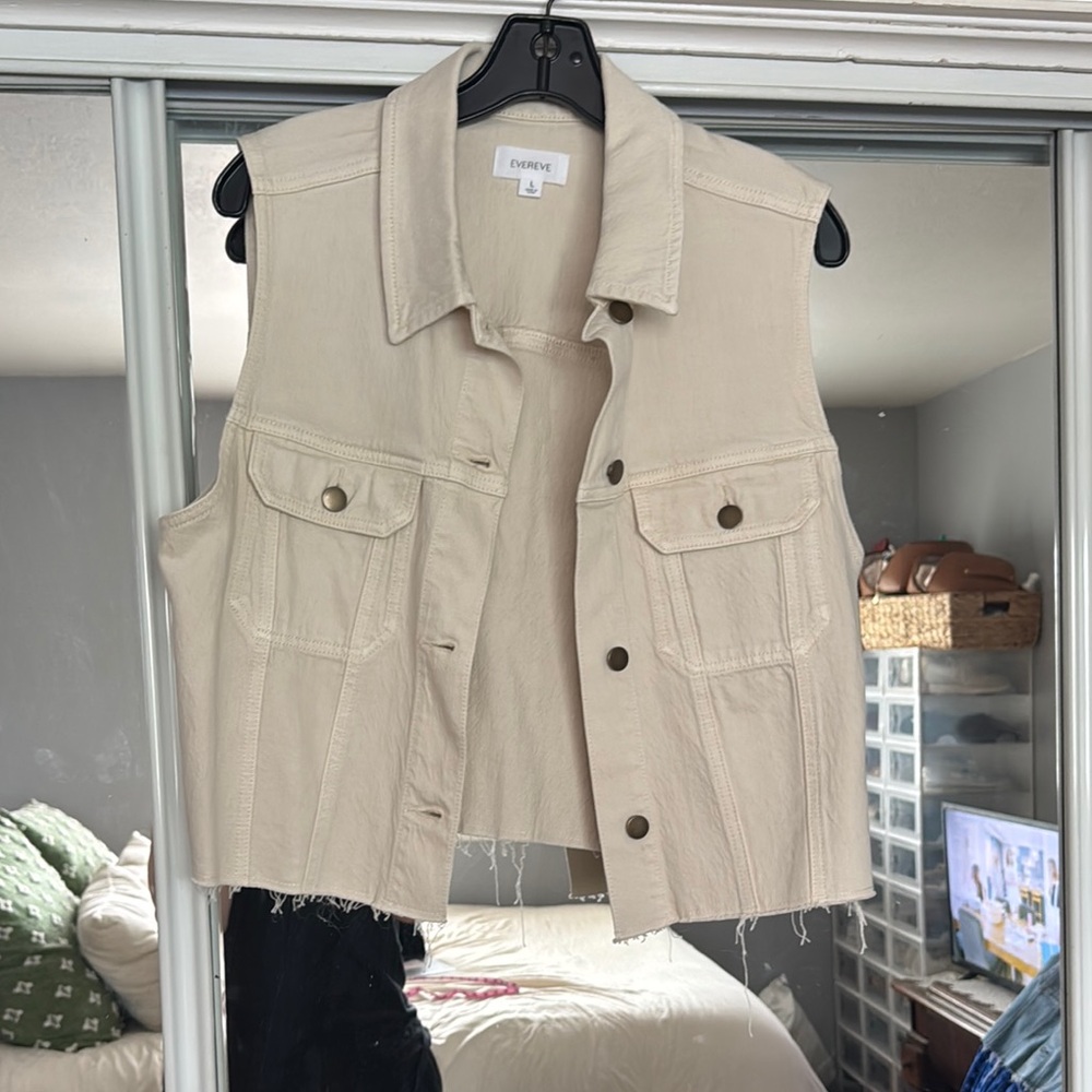 Evereve Cream Raw-Hem Denim Vest